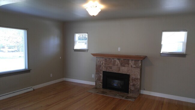 Building Photo - Available soon!! Newly Renovated Shadle Di...