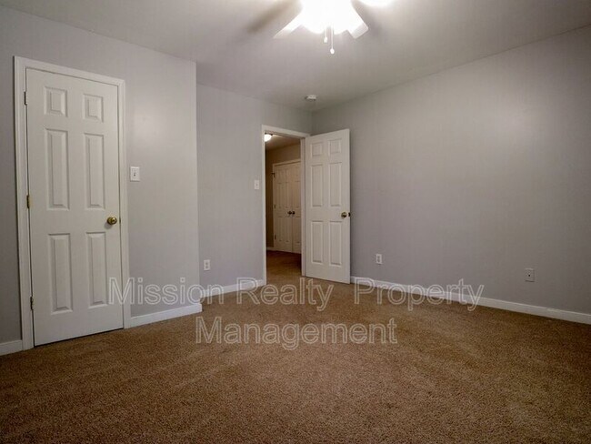 Building Photo - 9006 Birdsong Creek Ct