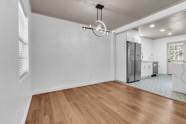 Building Photo - 4895 Helene Rd