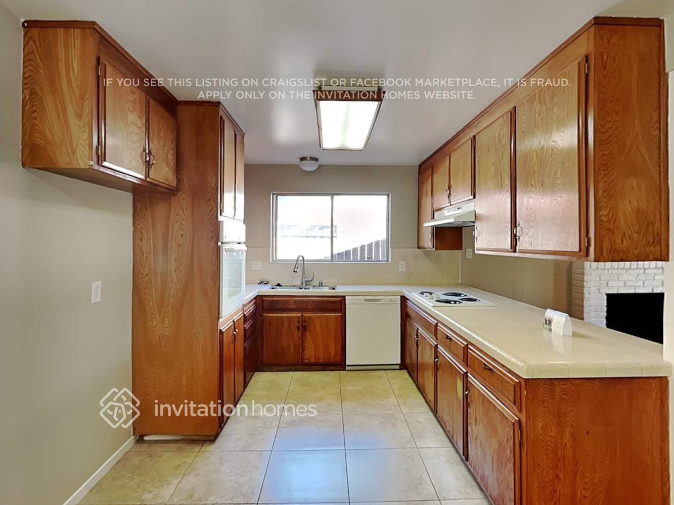 Building Photo - 2453 Aramon Dr