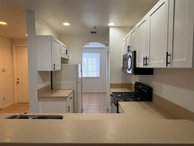 Building Photo - 1905 SW 60th Terrace