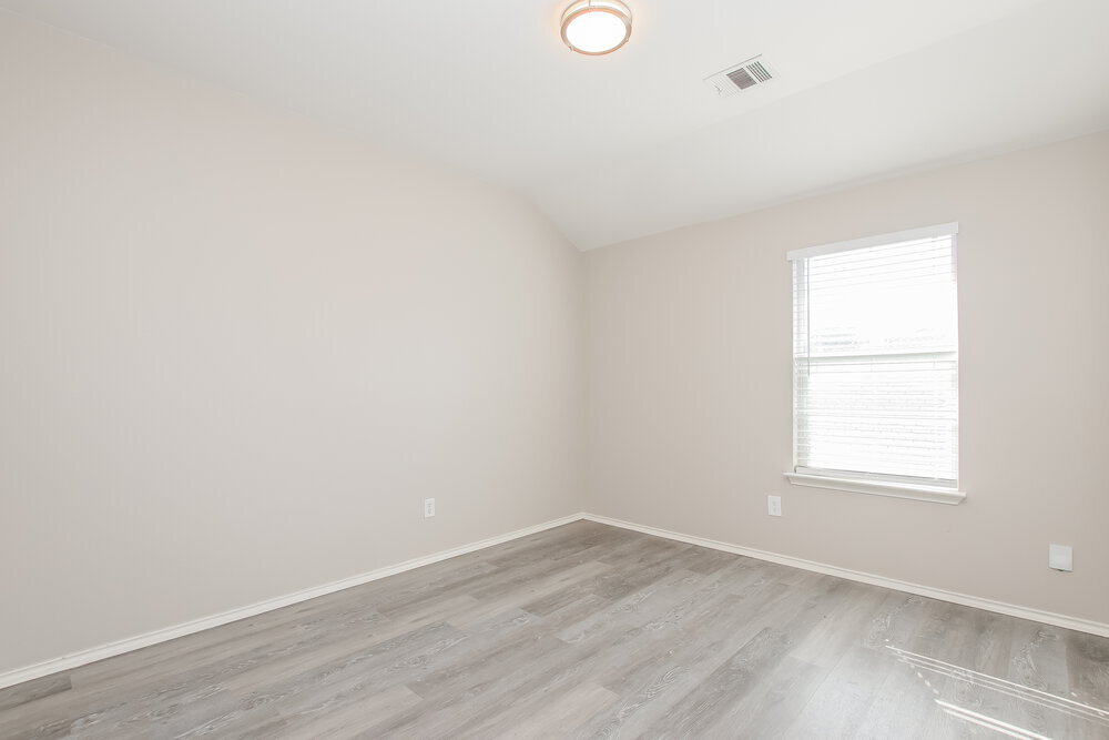 Building Photo - 121 Castle Dr