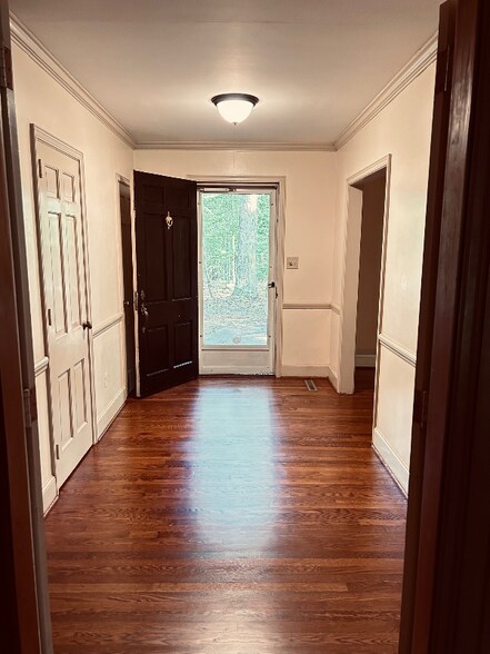 Building Photo - 1329 Old Lystra Rd