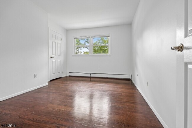 Building Photo - 54 Canterbury Dr