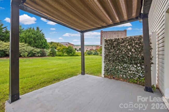 Building Photo - 872 Summerlake Dr