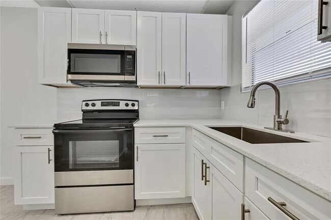 Building Photo - 10986 W Tidewater Cir