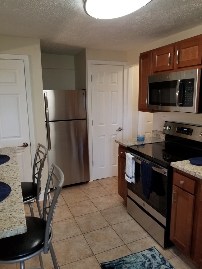 Building Photo - 2807 Middle Rd