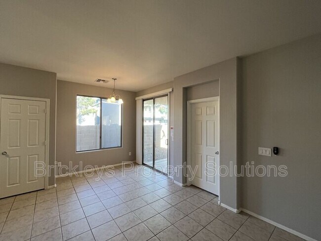 Building Photo - 10419 N 52nd Dr