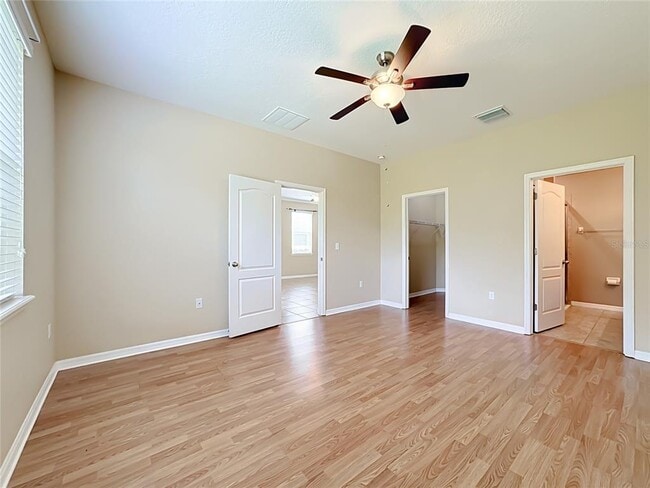 Building Photo - 7434 Surrey Pines Dr