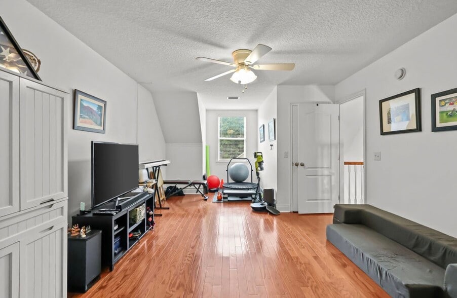 Building Photo - 174 Hardwood Forest Dr