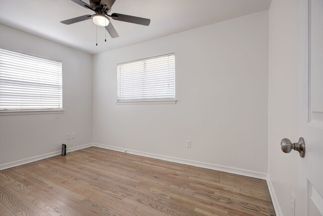 Building Photo - 1520 Brookdale Dr