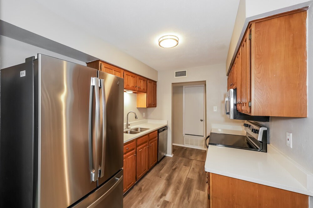 Building Photo - 1301 Southridge Dr