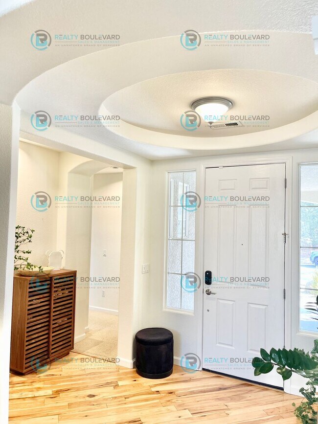 Building Photo - Beautiful 3 bedroom 2 bath house in Sommersett with access to Amenities-Including a clubhouse, re...