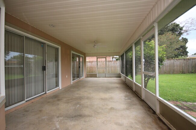 Building Photo - Spacious 4-Bedroom Cantonment Home with Sc...