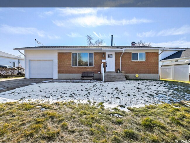Building Photo - 516 E 100 S