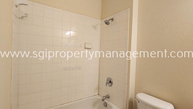 Building Photo - 126 Beacon Hill Ln