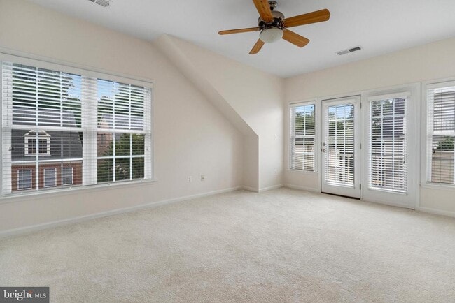 Building Photo - 8880 Olive Mae Cir