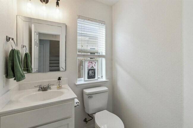 Building Photo - 137 Preston Trail