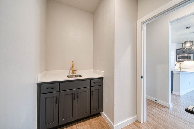 Building Photo - Beautiful property in Edmond