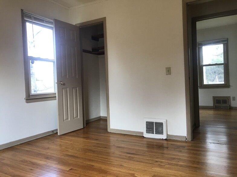 Building Photo - 1305 Temkin Ave