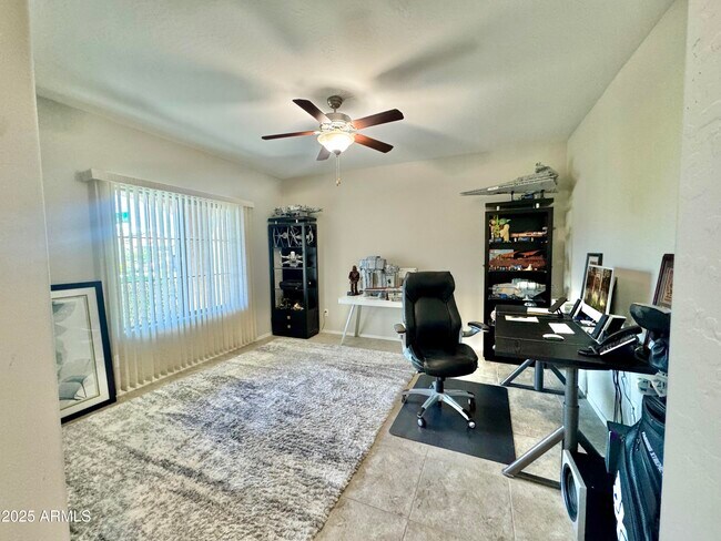 Building Photo - 25925 W Tonto Ln