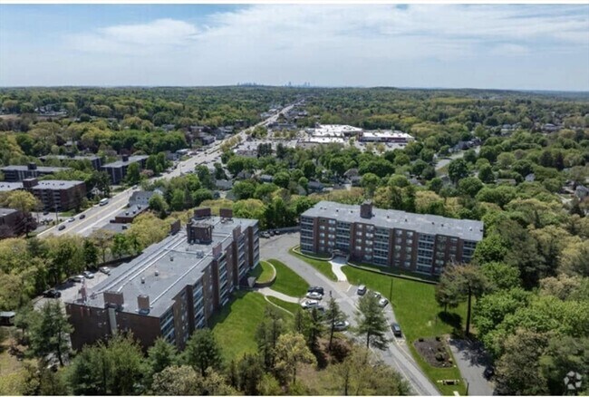 Building Photo - 2 Stonehill Dr