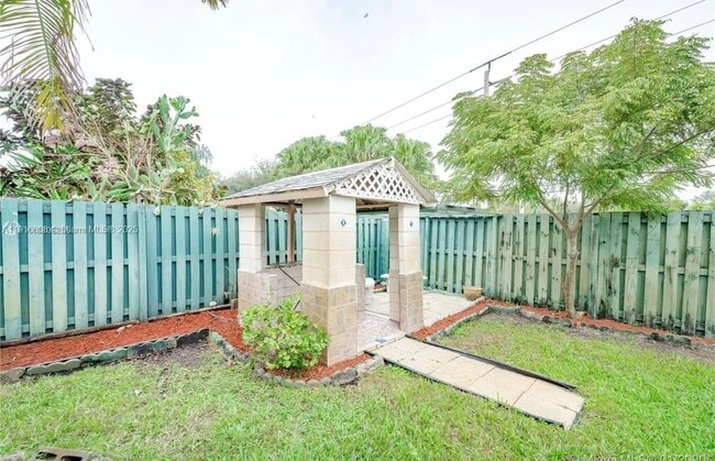 Building Photo - 20421 SW 1st St