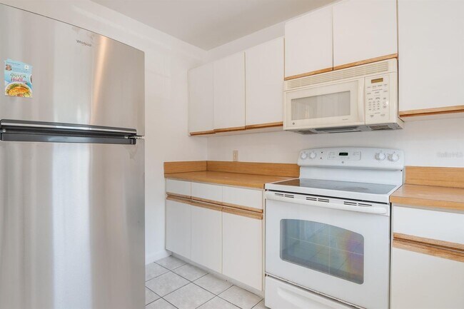 Building Photo - 1815 Michigan Ave