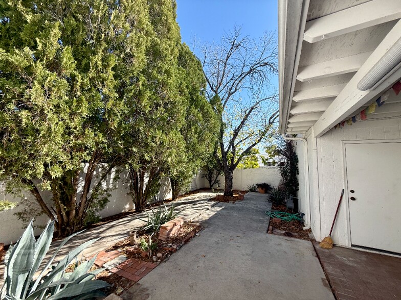 Building Photo - 4820 E Fort Lowell Rd