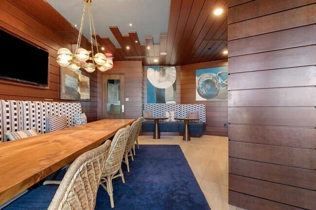 Building Photo - 214 Barton Springs Rd