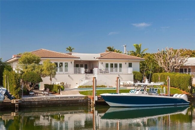 Building Photo - 6831 Sunrise Ct