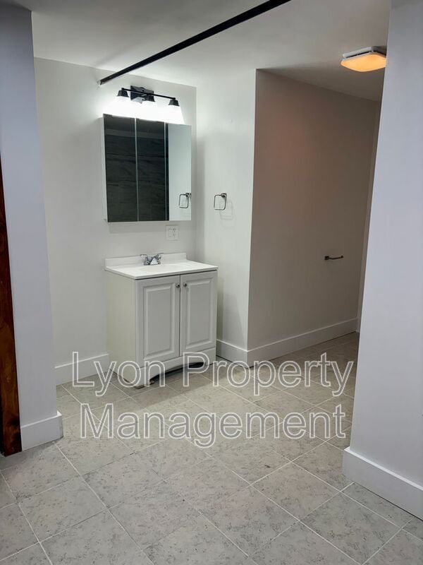 Building Photo - 262 Illinois St