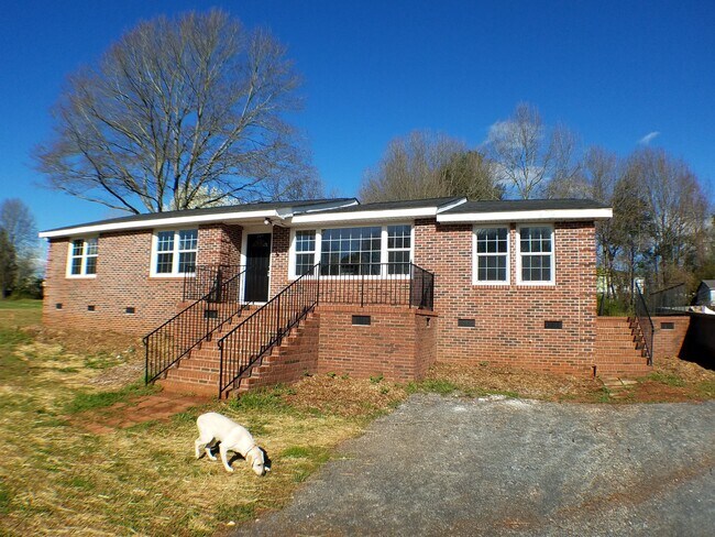 Primary Photo - 245 Hood Rd