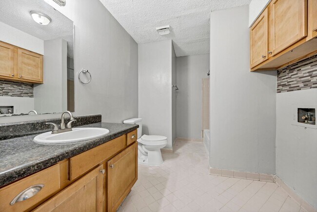 Building Photo - cpg4