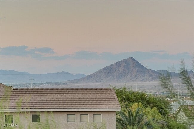 Building Photo - 1068 Riddle Glen St