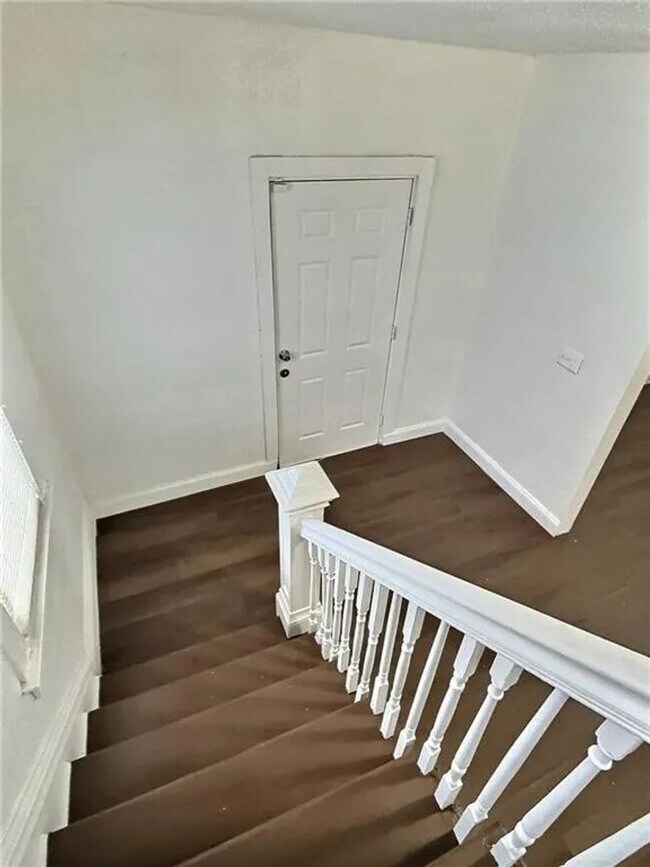 Building Photo - 2006 Agnes Ave