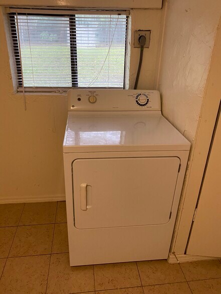 Building Photo - 1110 Wilson St