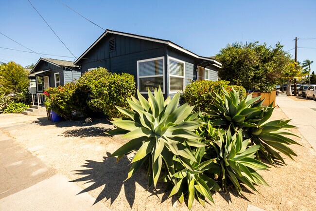 Primary Photo - 4499 Campus Ave