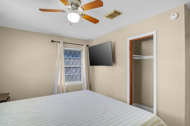 Building Photo - 3306 Earl St