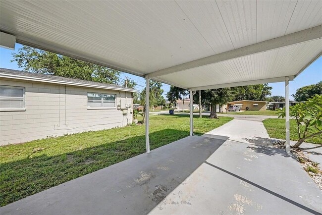 Building Photo - 4516 W Paxton Ave