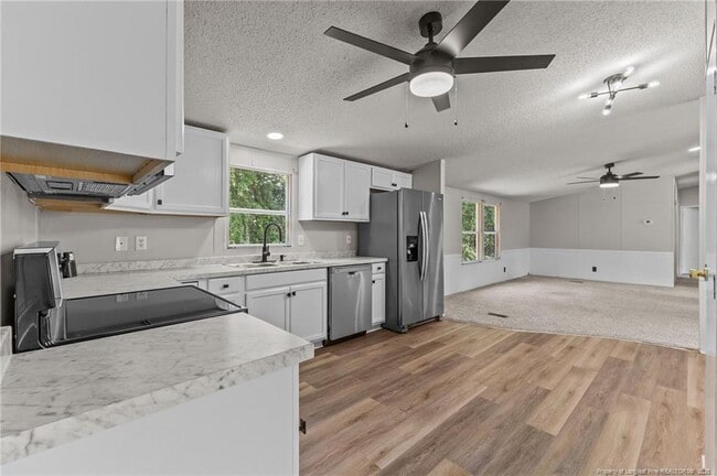 Building Photo - 97 Turf Dr