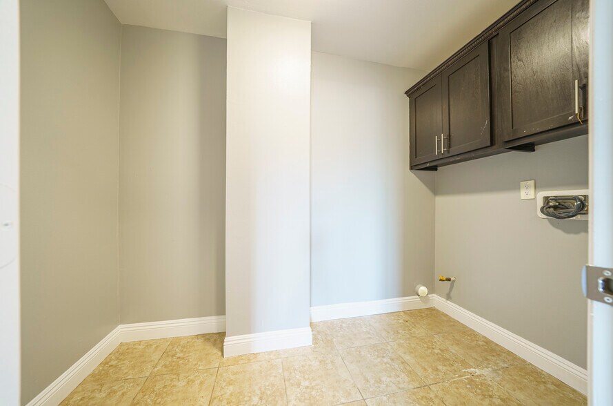 Building Photo - 238 W 46th St