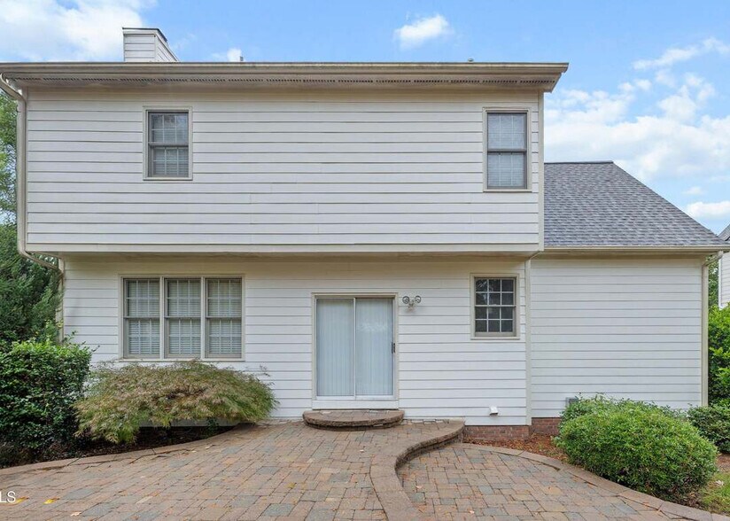 Building Photo - Room in Single Family Home on College Ave