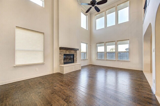 Building Photo - 2422 Camden Creek Ln