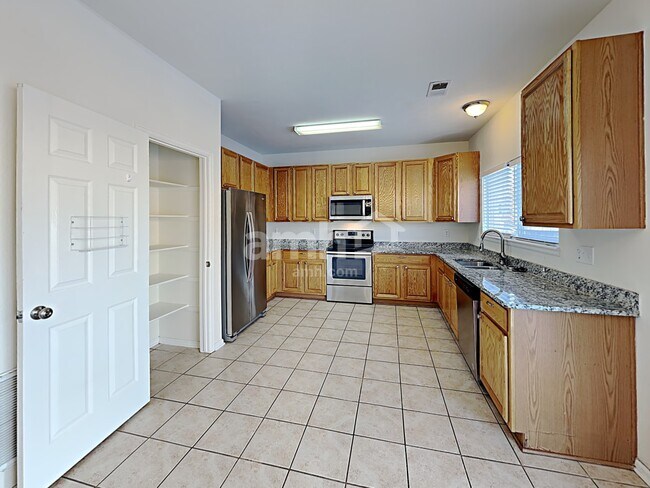 Building Photo - 411 Grey Swallow St