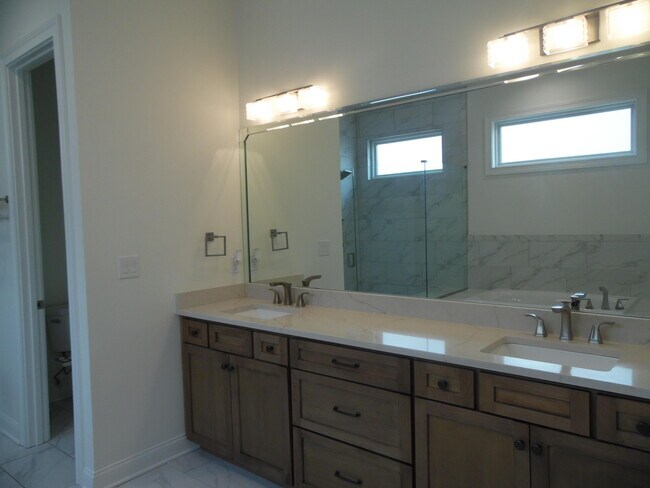 Building Photo - 2331 Coroneo Ln