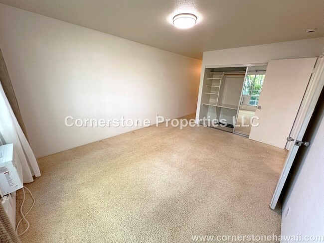 Building Photo - 468 Mananai Pl