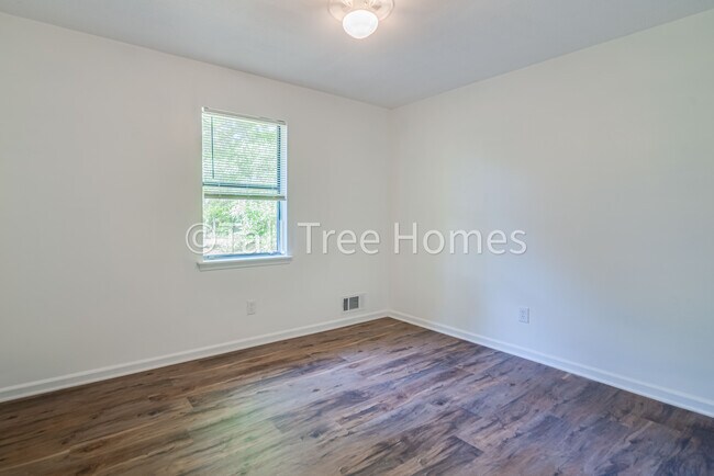 Building Photo - 325 Camp Ground Rd