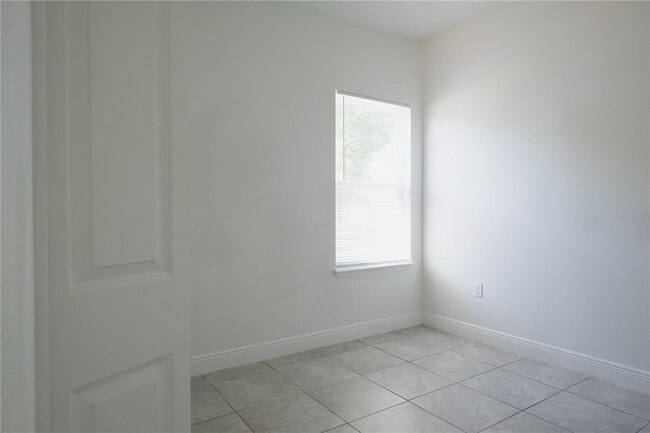 Building Photo - 422 Marion Oaks Course