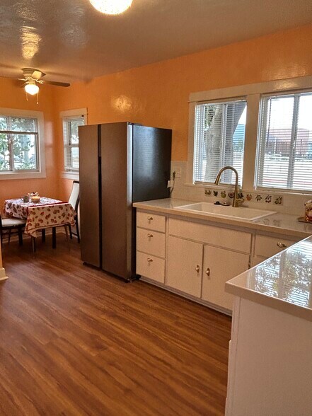 Building Photo - 515 N Garfield Ave